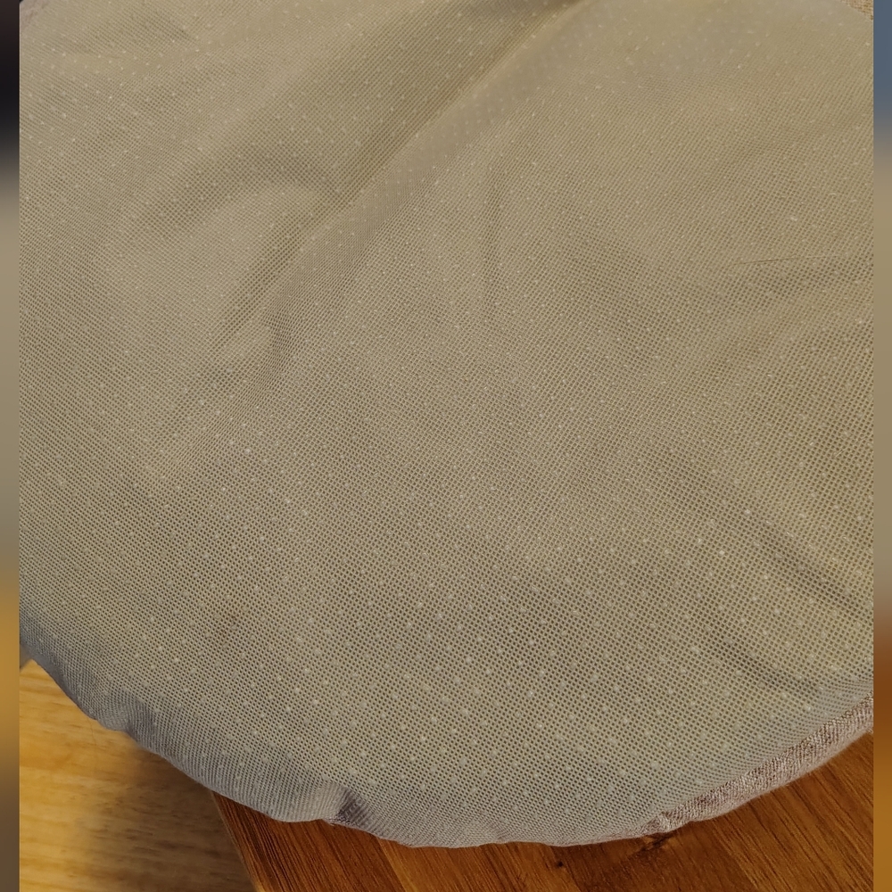 Shell Shaped Pet Bed - Picture 3 of 3